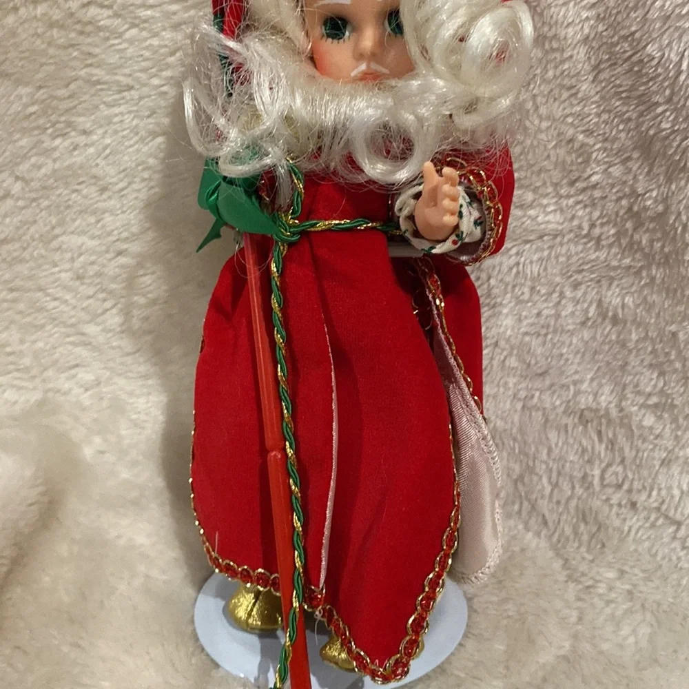 284) Father Christmas 8'' Madame Alexander doll (no box)